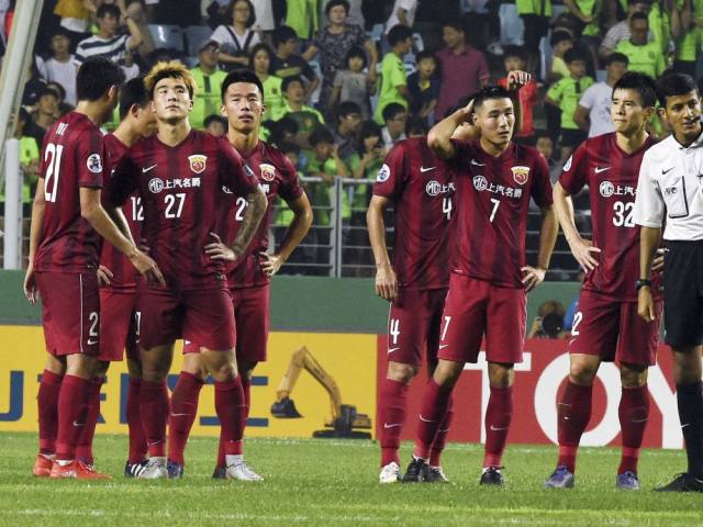 药厂主场惨败跌出欧战区  